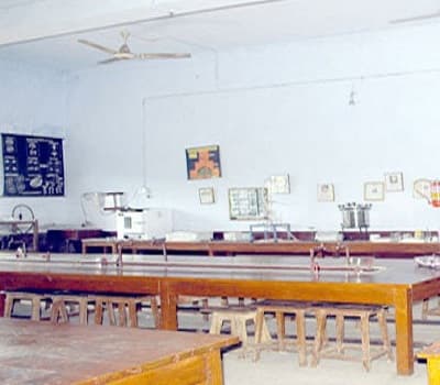 PK Roy Memorial College Dhanbad Laboratory photo 1